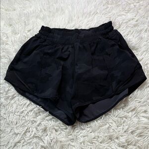 Lululemon Hotty Hot Short II *Long 4" Heritage 365 Camo Deep Coal Multi / Black